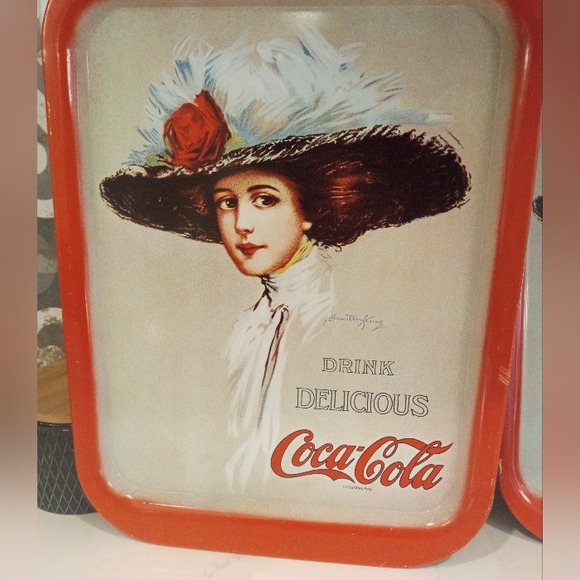 SET (2) of Vintage 1971 Coca Cola Metal Serving Trays - Picture 6 of 8